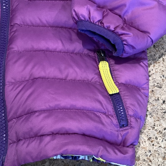 Patagonia 3-6 mos Reversible Down Hooded Jacket - Picture 3 of 9